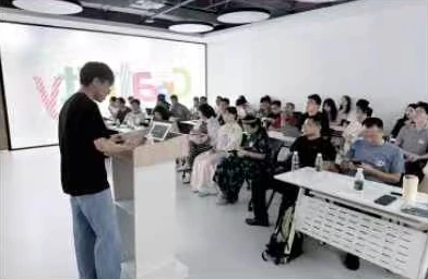 往期课程现场：满员开课