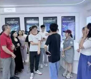 往期课程现场：参观蓝耘展厅